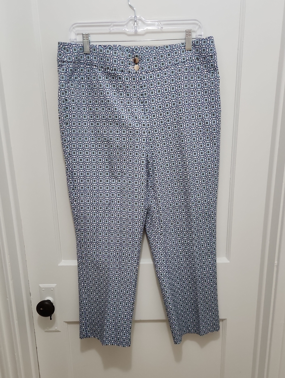 Chico's Slimming Geometric Ankle Pants Size 1.5 (US Size 10)